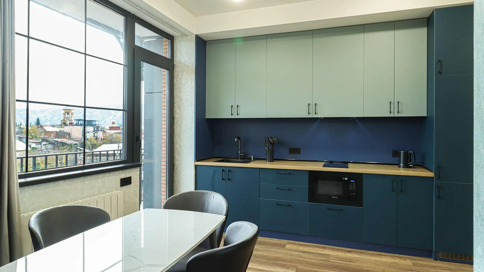 Modern Apartment Overlooking Τυφλίδα Γεωργία